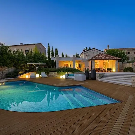 Botanica Villa *