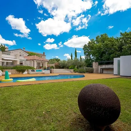 Botanica Villa